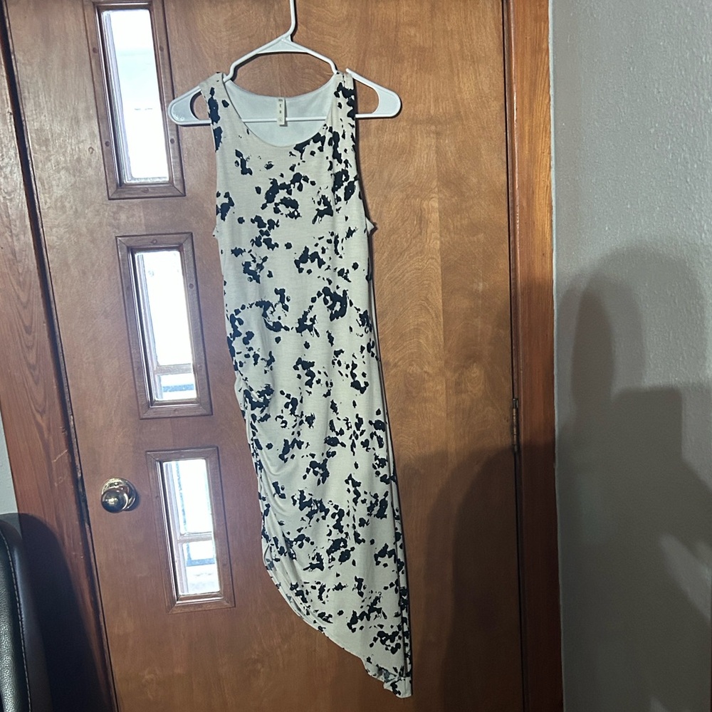 mts Asymmetrical Women’s Black and White Dress